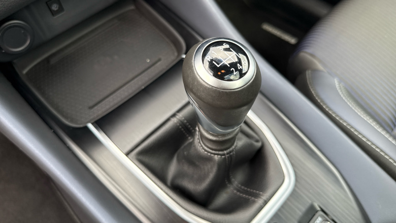 Nissan Qashqai 1.3 DiG-T MH Tekna 5dr Petrol Hatchback